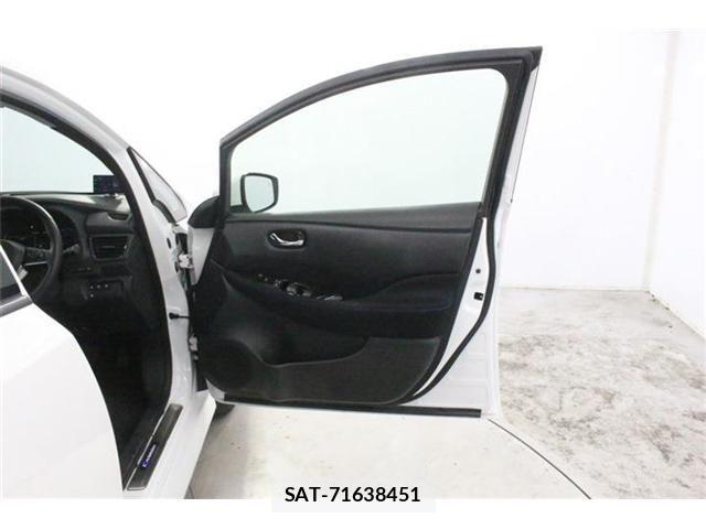 Nissan LEAF 2022-06 8883824-27