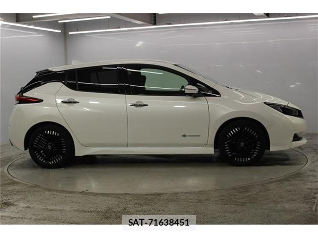 Nissan LEAF 2022-06 8883824-3