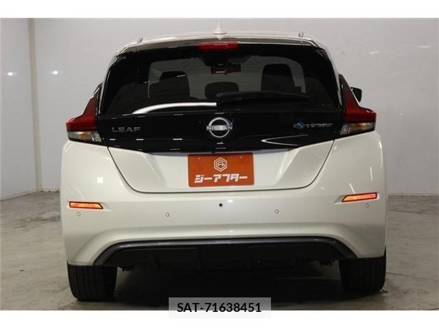 Nissan LEAF 2022-06 8883824-5
