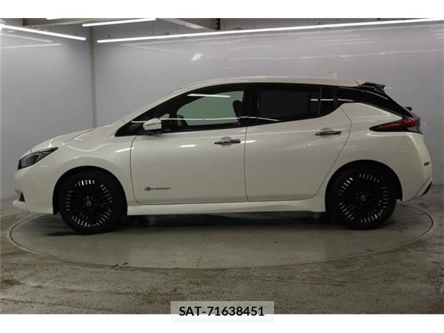 Nissan LEAF 2022-06 8883824-7
