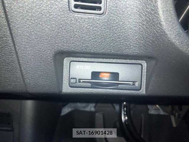 Nissan LEAF 2026-05 8130951-21