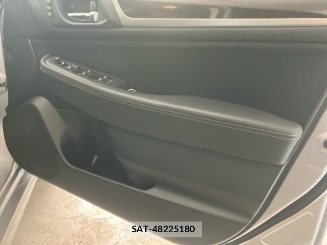 Subaru LEGACY B4 2017-02 6672203-11
