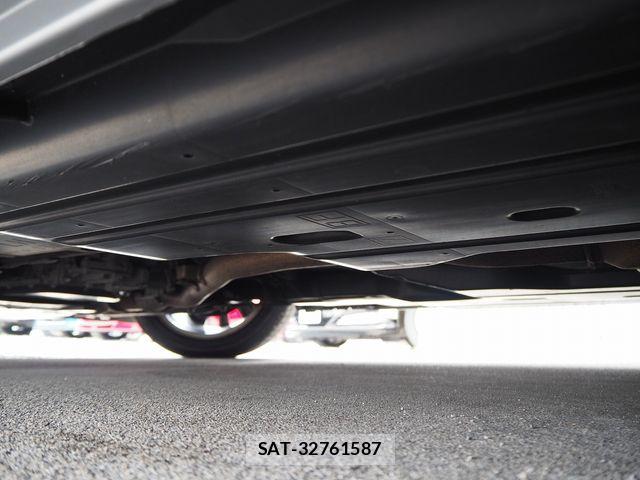 Subaru LEGACY B4 2015-09 6683835-22