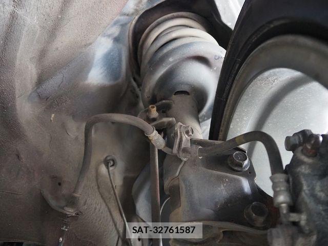 Subaru LEGACY B4 2015-09 6683835-23