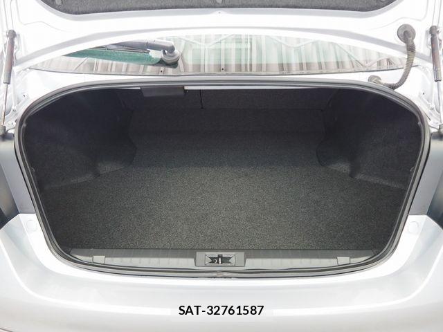 Subaru LEGACY B4 2015-09 6683835-26