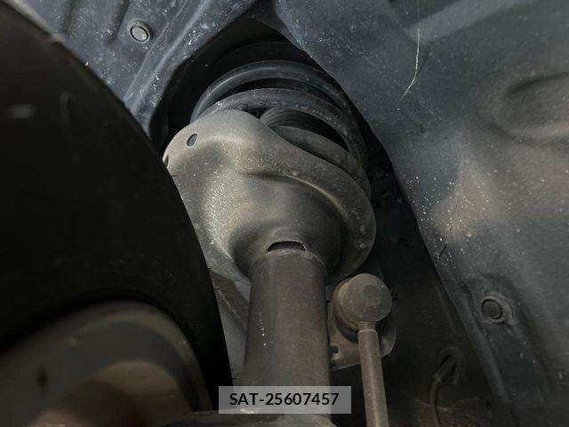 Subaru LEGACY B4 2016-05 7059175-19