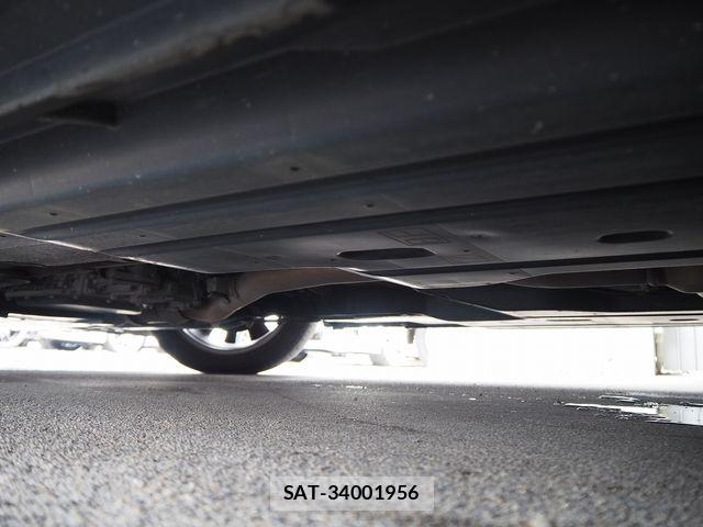 Subaru LEGACY B4 2017-07 7220703-23