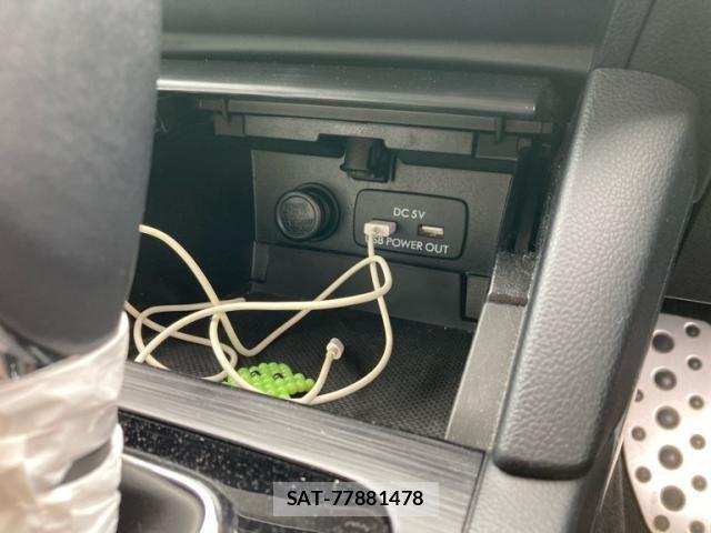 Subaru LEGACY B4 2017-10 8074279-15