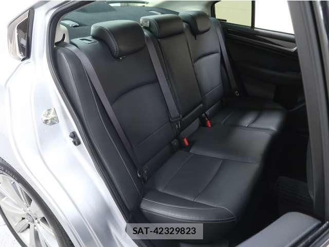 Subaru LEGACY B4 2018-01 8161216-14