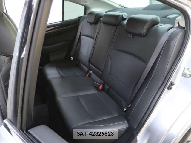 Subaru LEGACY B4 2018-01 8161216-15