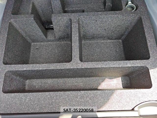 Subaru LEGACY B4 2015-07 8208263-27
