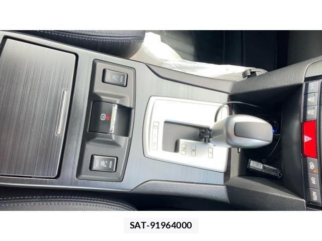 Subaru LEGACY B4 2013-06 8438318-19