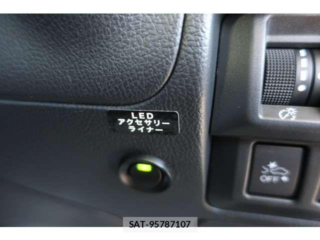 Subaru LEGACY B4 2017-10 8525460-17