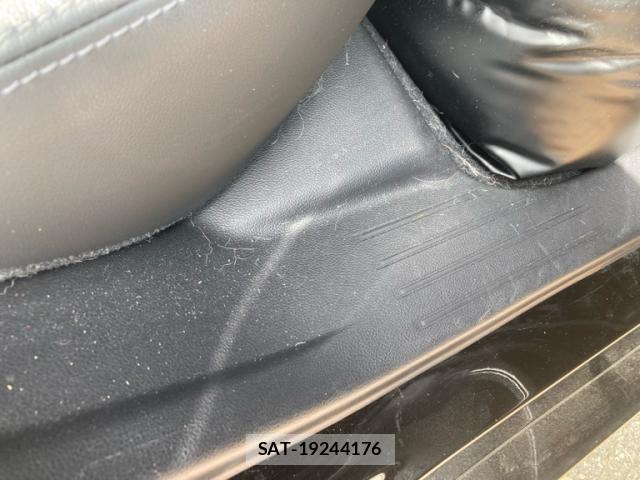 Subaru LEGACY B4 2016-02 8829868-18