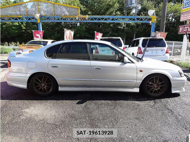 Subaru LEGACY B4 2002-03 8880421-19