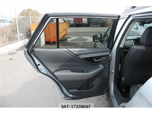 Subaru OUTBACK 2024-03 4044385-28