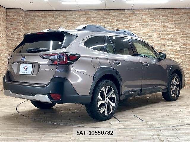 Subaru OUTBACK 2022-04 6545480-15