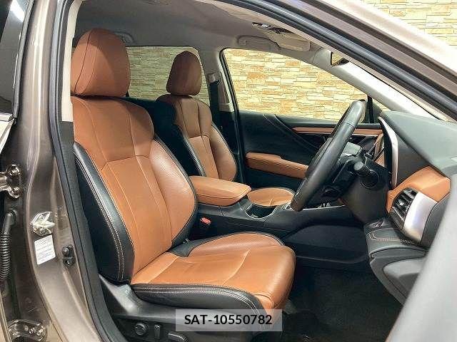 Subaru OUTBACK 2022-04 6545480-4