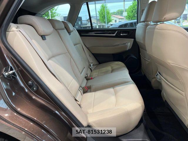 Subaru OUTBACK 2017-10 6641795-9