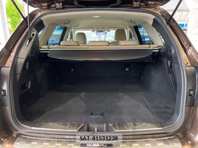 Subaru OUTBACK 2017-10 6641795-10