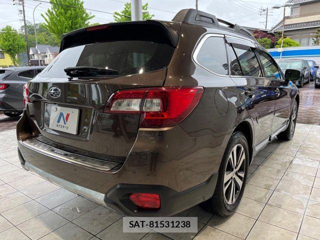 Subaru OUTBACK 2017-10 6641795-17