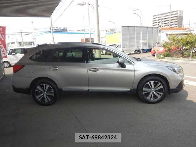 Subaru OUTBACK 2017-11 6641796-12