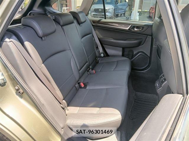 Subaru OUTBACK 2017-11 6907449-15