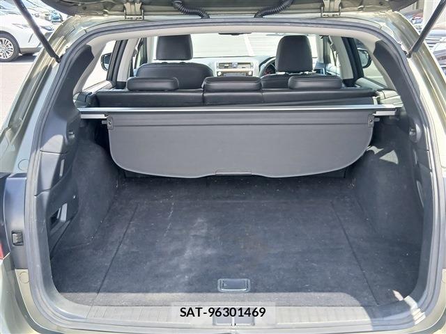 Subaru OUTBACK 2017-11 6907449-18