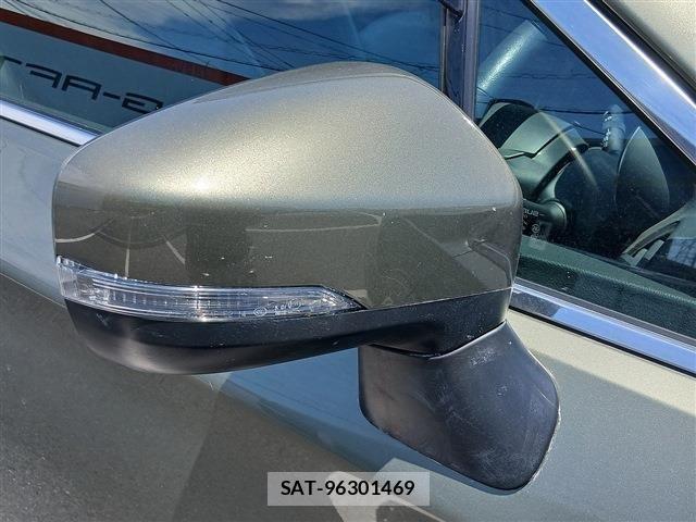 Subaru OUTBACK 2017-11 6907449-28