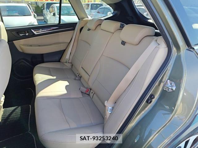 Subaru OUTBACK 2020-02 6907441-22