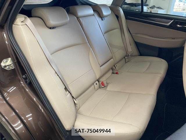 Subaru OUTBACK 2018-04 7220730-12