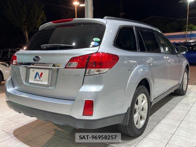 Subaru OUTBACK 2012-05 7358418-16