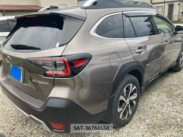 Subaru OUTBACK 2023-05 7358414-6