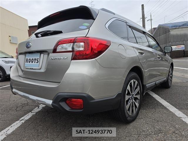 Subaru OUTBACK 2016-02 7392621-1