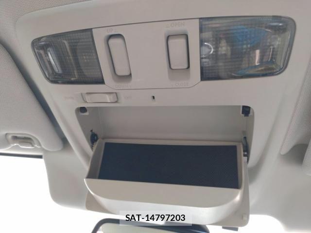 Subaru OUTBACK 2017-07 7562342-18