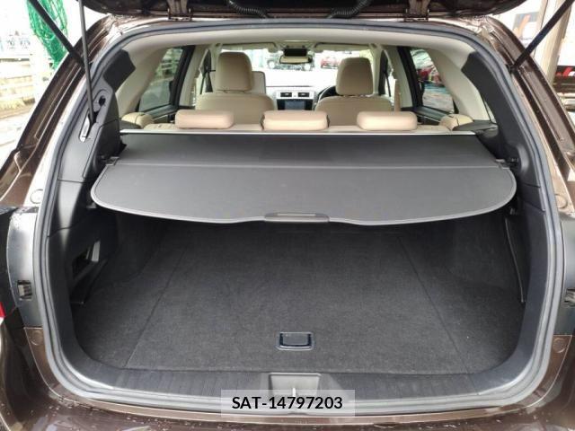 Subaru OUTBACK 2017-07 7562342-25