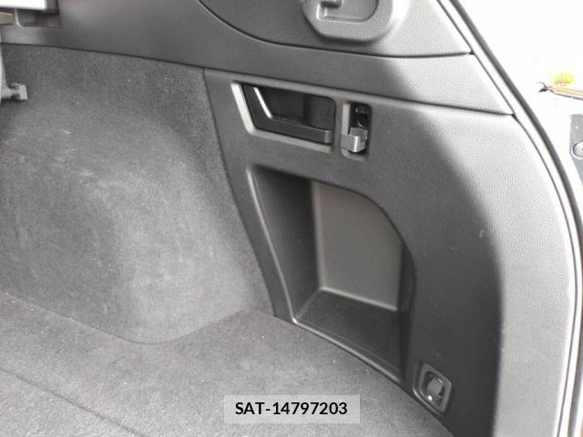 Subaru OUTBACK 2017-07 7562342-27
