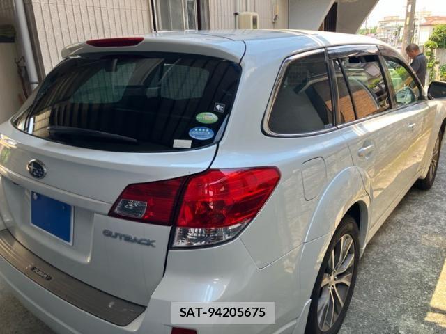 Subaru OUTBACK 2011-07 7617542-2