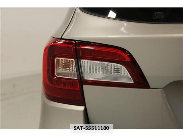 Subaru OUTBACK 2018-01 7724935-18