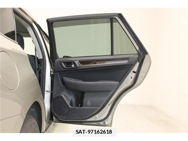Subaru OUTBACK 2018-03 7786345-29
