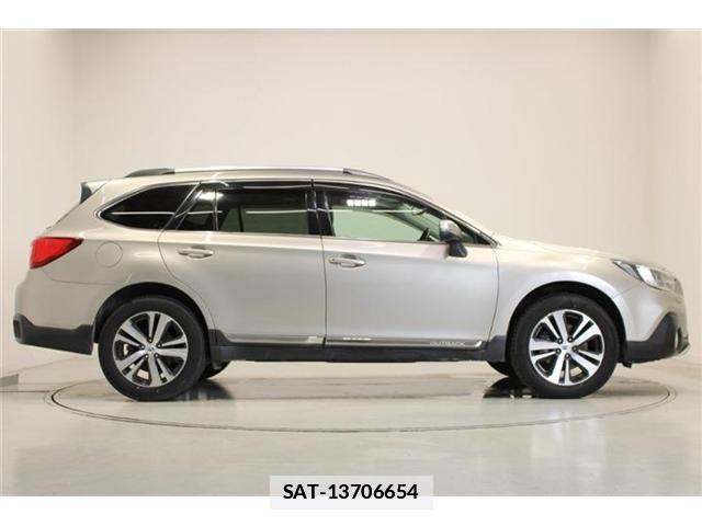 Subaru OUTBACK 2018-03 7962353-13
