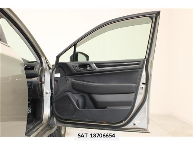 Subaru OUTBACK 2018-03 7962353-29