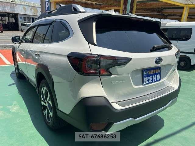 Subaru OUTBACK 2023-01 8036343-1
