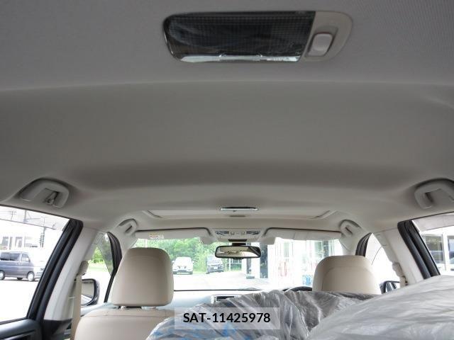 Subaru OUTBACK 2018-06 8036345-22