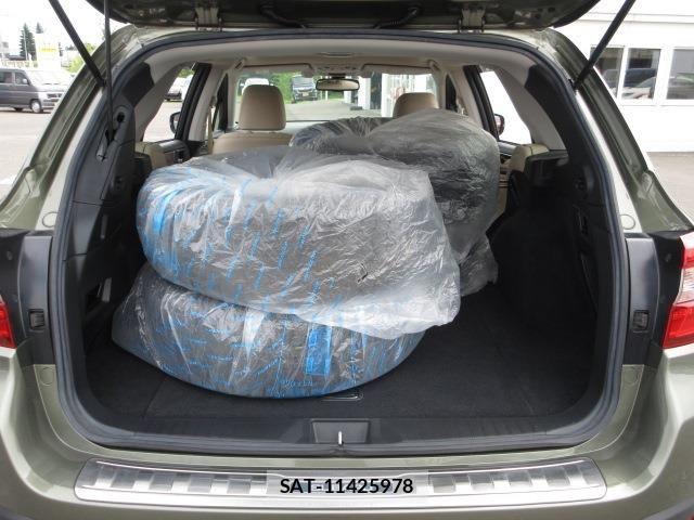 Subaru OUTBACK 2018-06 8036345-23