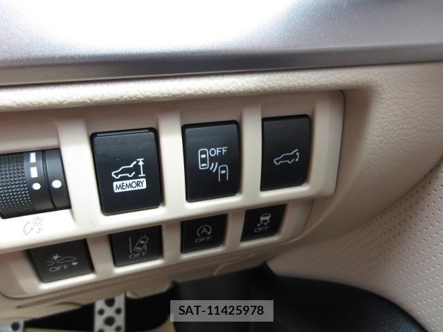 Subaru OUTBACK 2018-06 8036345-25