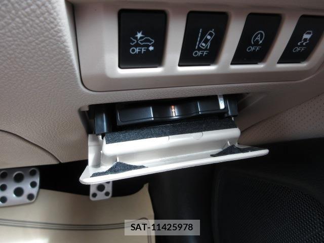 Subaru OUTBACK 2018-06 8036345-27