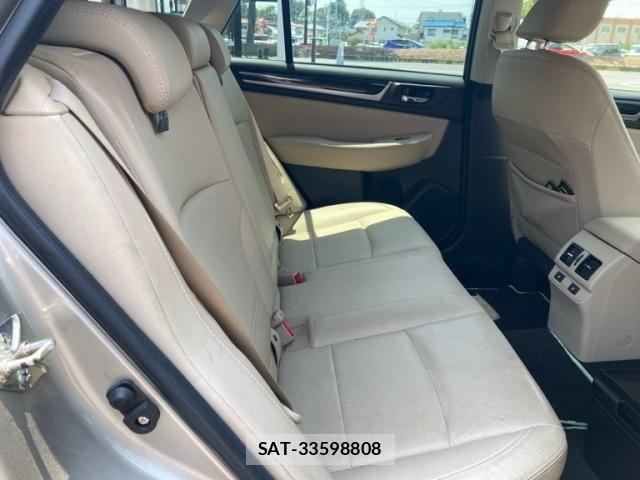 Subaru OUTBACK 2017-07 8036351-12