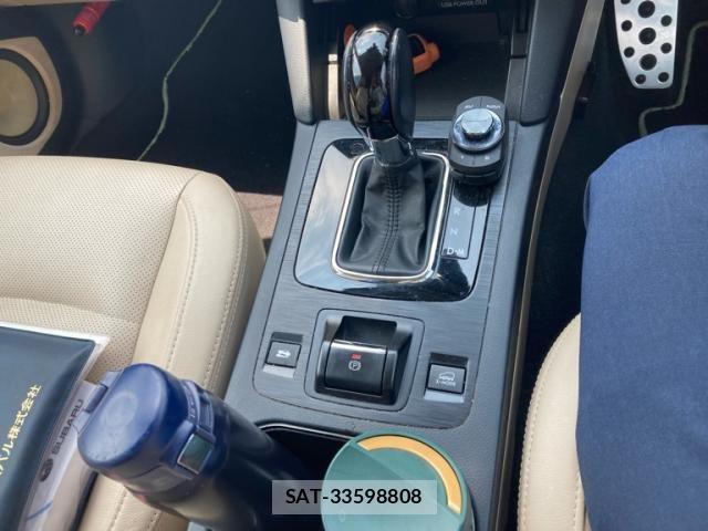 Subaru OUTBACK 2017-07 8036351-22