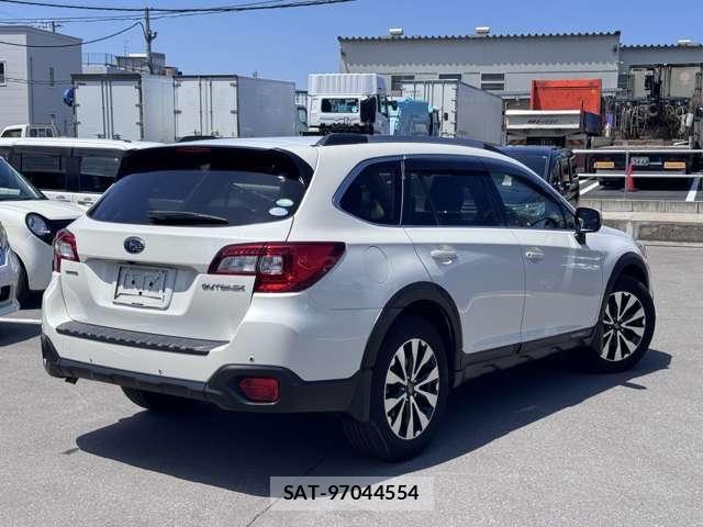 Subaru OUTBACK 2016-04 8074292-1